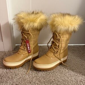 NWOT Sorel Joan of Arctic Fur-Lined Winter Boots